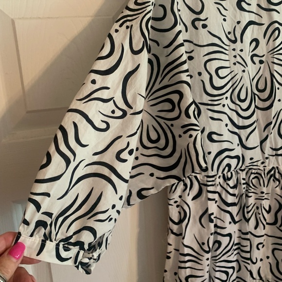 Zara White & Black Printed Tired V-Neckline Midi Dress Voluminous Sleeves Lined - Picture 10 of 12